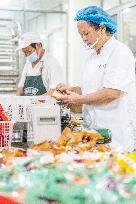 Handmade Mooncakes Production in Bijie