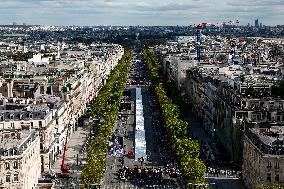 Parade Of French Athletes From Arc de Triomphe - Paris