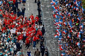 Parade Of French Athletes From Arc de Triomphe - Paris