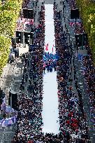 Parade Of French Athletes From Arc de Triomphe - Paris