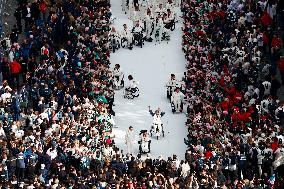 Parade Of French Athletes From Arc de Triomphe - Paris