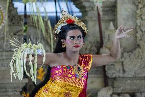 Pujawali Tradition From Bali