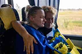 49 Ukrainians Return Home Following Prisoners Of War Swap With Russia