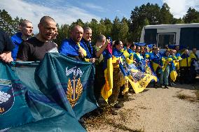 49 Ukrainians Return Home Following Prisoners Of War Swap With Russia