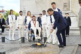 Parade Of French Athletes - Rekindling of the flame - Paris