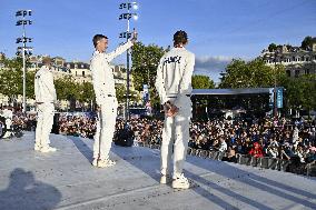 Parade Of French Athletes - Medals - Paris