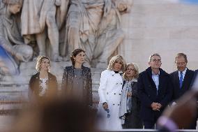 Parade Of French Athletes - Podium - Paris