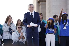 Parade Of French Athletes - Podium - Paris