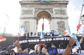 Parade Of French Athletes - Podium - Paris