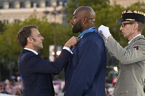 Parade Of French Athletes - Medals - Paris