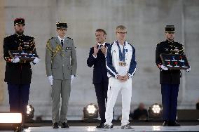 Parade Of French Athletes - Medals - Paris