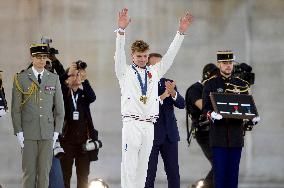 Parade Of French Athletes - Medals - Paris