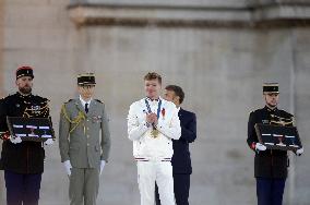 Parade Of French Athletes - Medals - Paris