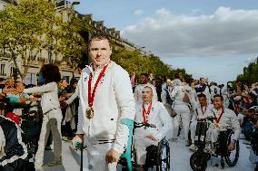 Parade Of French Athletes - Paris