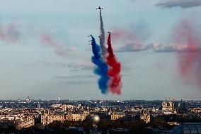 Parade Of French Athletes From Arc de Triomphe - Paris