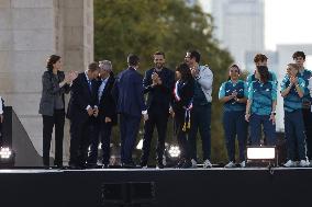 Parade Of French Athletes - Podium - Paris