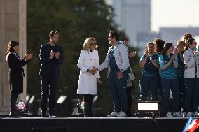 Parade Of French Athletes - Podium - Paris