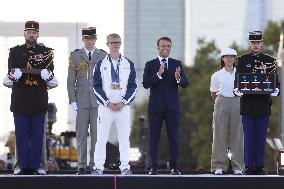 Parade Of French Athletes - Podium - Paris