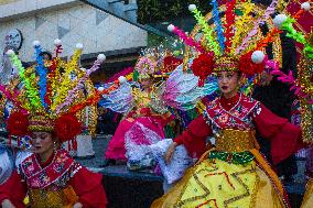 Decorative Vehicle Parade Welcomes Bandung City's Anniversary