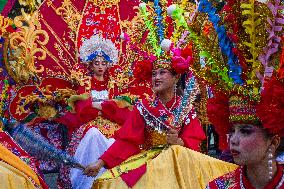 Decorative Vehicle Parade Welcomes Bandung City's Anniversary