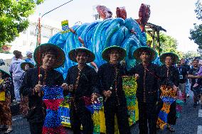 Decorative Vehicle Parade Welcomes Bandung City's Anniversary