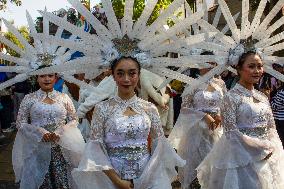 Decorative Vehicle Parade Welcomes Bandung City's Anniversary