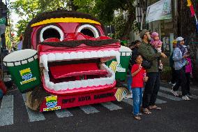 Decorative Vehicle Parade Welcomes Bandung City's Anniversary