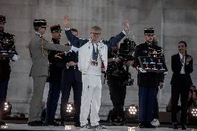 Parade Of French Athletes - Podium - Paris