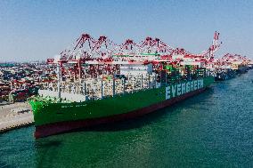 World's Largest Ship  EVER AEON