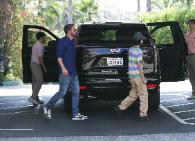 Jennifer Lopez And Ben Affleck Lunch With Their Kids - LA