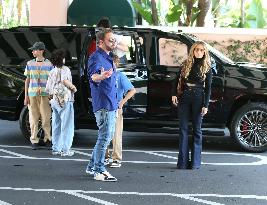 Jennifer Lopez And Ben Affleck Lunch With Their Kids - LA