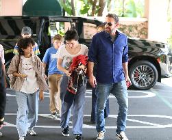 Jennifer Lopez And Ben Affleck Lunch With Their Kids - LA