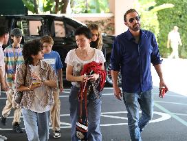 Jennifer Lopez And Ben Affleck Lunch With Their Kids - LA