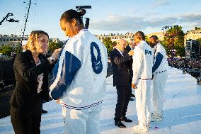 Parade Of French Athletes - Podium - Paris