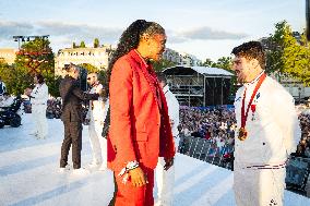 Parade Of French Athletes - Podium - Paris