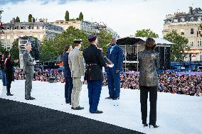 Parade Of French Athletes - Podium - Paris