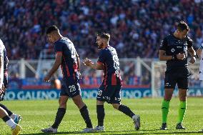 San Lorenzo v Velez Sarsfield - Liga Profesional 2024