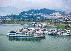 Yangtze River Luxury Cruise Ship Debut in the Three Gorges