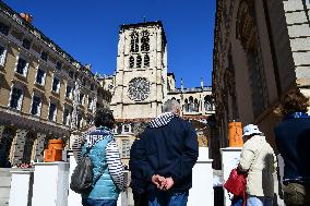 The Tupiniers Contemporary Ceramics Markets In Lyon