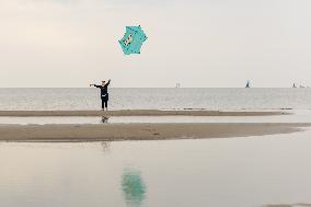 Flying kites