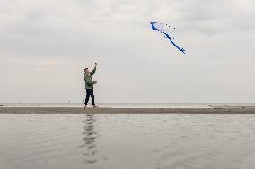 Flying kites