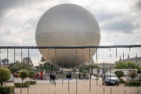 Dismantling The Olympic Cauldron - Paris