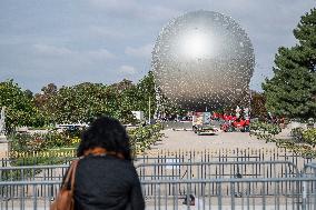 Dismantling The Olympic Cauldron - Paris