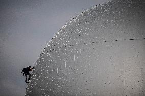 Dismantling The Olympic Cauldron - Paris