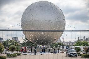 Dismantling The Olympic Cauldron - Paris