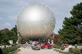 Dismantling The Olympic Cauldron - Paris