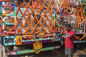 Daily Life In Kolkata, India