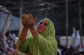 Hundreds Of Devotees Pray During The Birth Anniversary Of Prophet Muhammad