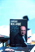 Francois Hollande Dedicates His Book - Bordeaux