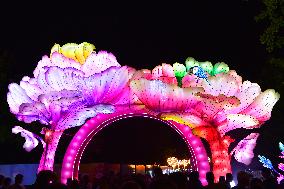 The Largest Lantern Fair Held in Beijing